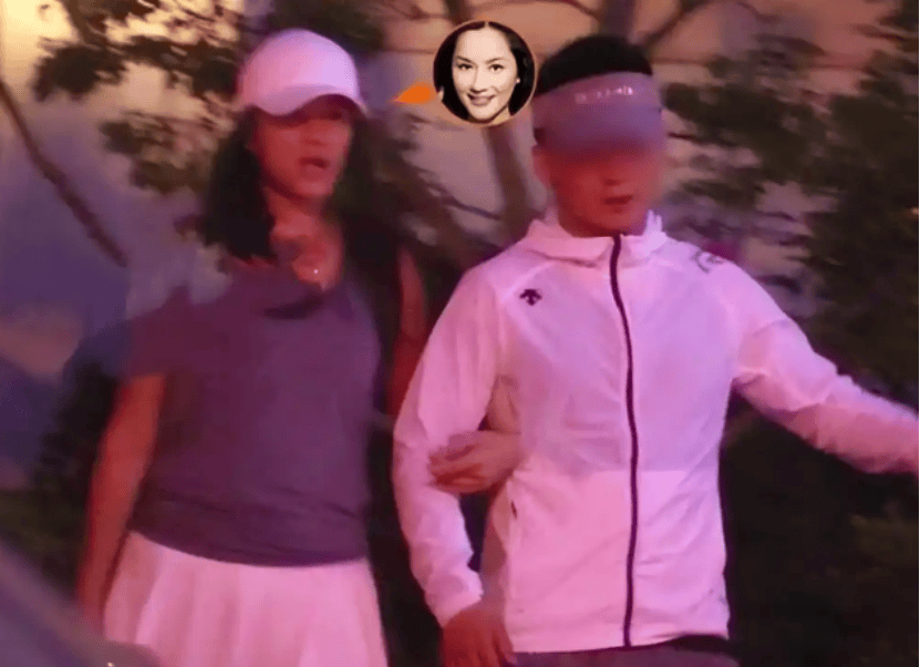 53岁瞿颖和男友打网球，皮肤晒成古铜色也美得亮眼，谁说皮肤白才好看？